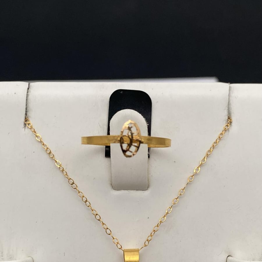 Half a 21-karat gold set, weight 3.6 grams