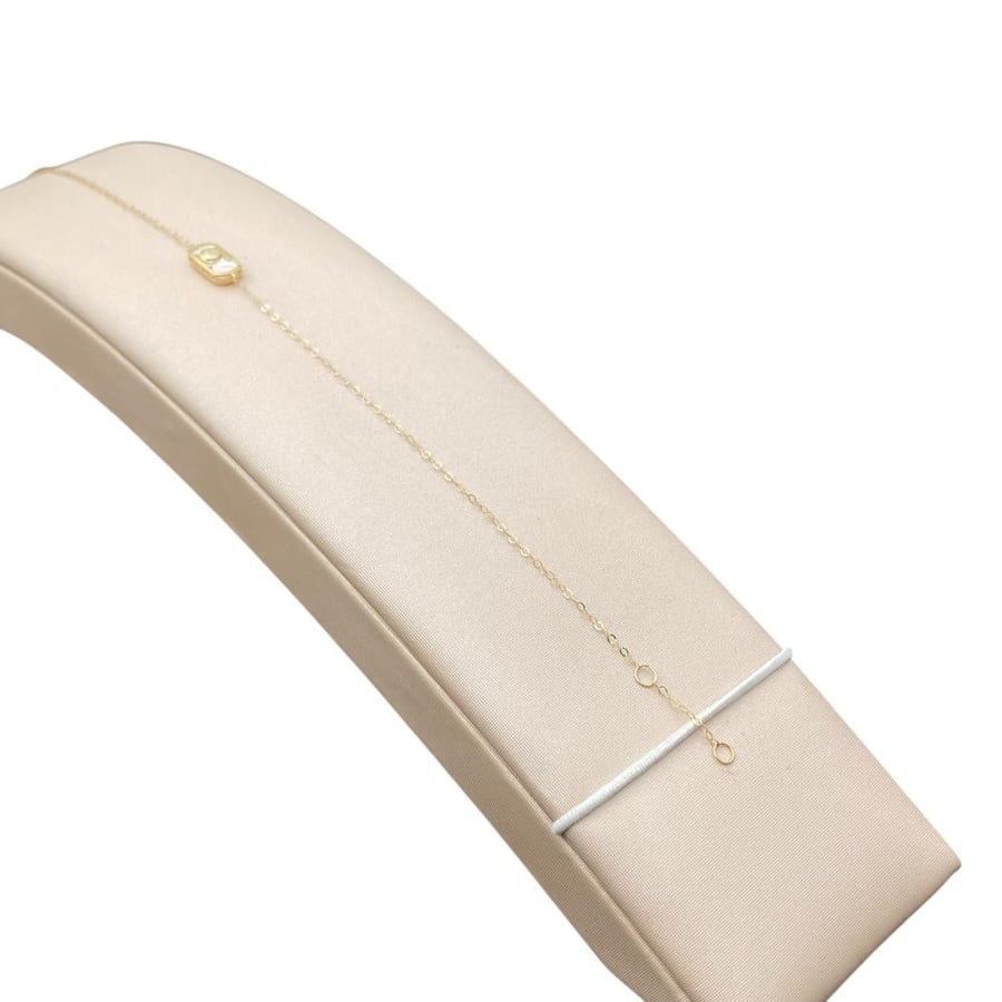 18-karat gold bracelet weight 0.37 grams