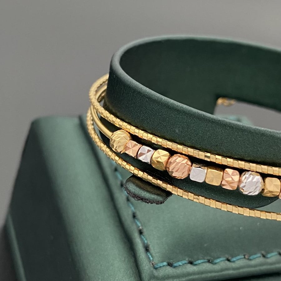 Gold bracelet, 18 karat, weight 7.74 grams