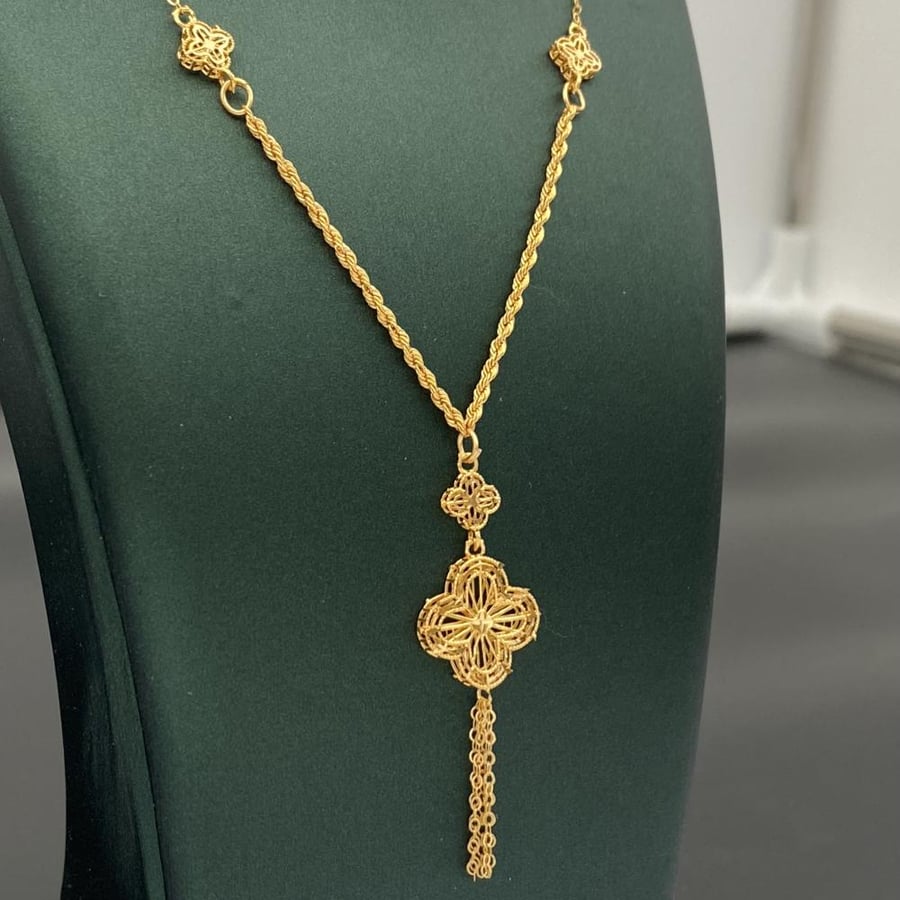 Gold necklace 21 karat weight 2.50 grams