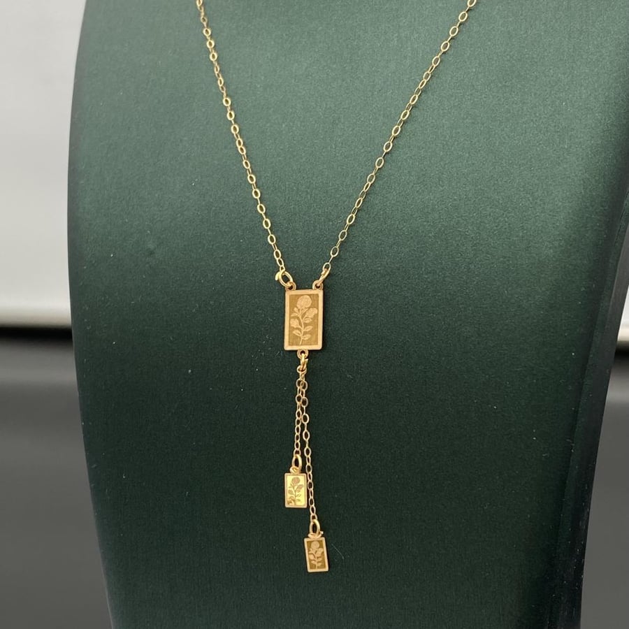 Gold necklace 21 karat weight 0.57 grams