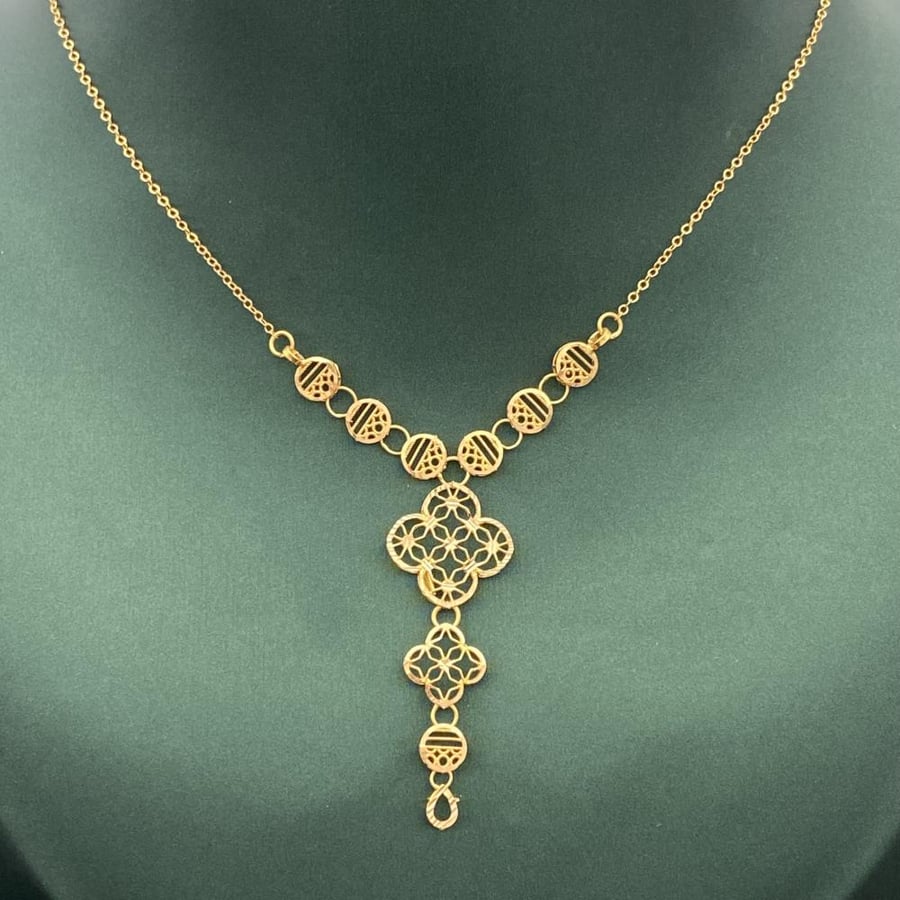Gold set of 21 karat weight 7.50 grams