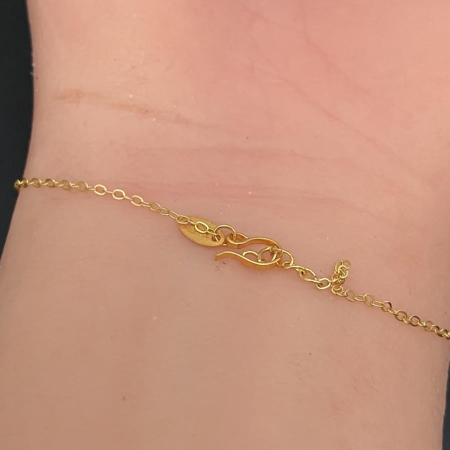 Gold bracelet, 21 karat, weight 1.09 grams