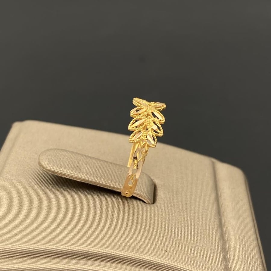 Gold ring 21 karat weight 0.76 grams