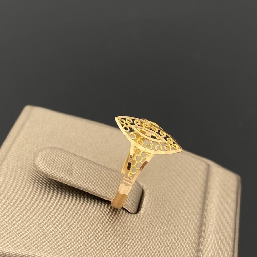 Gold ring 21 karat weight 0.83 grams