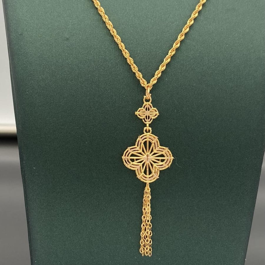 Gold necklace 21 karat weight 2.50 grams