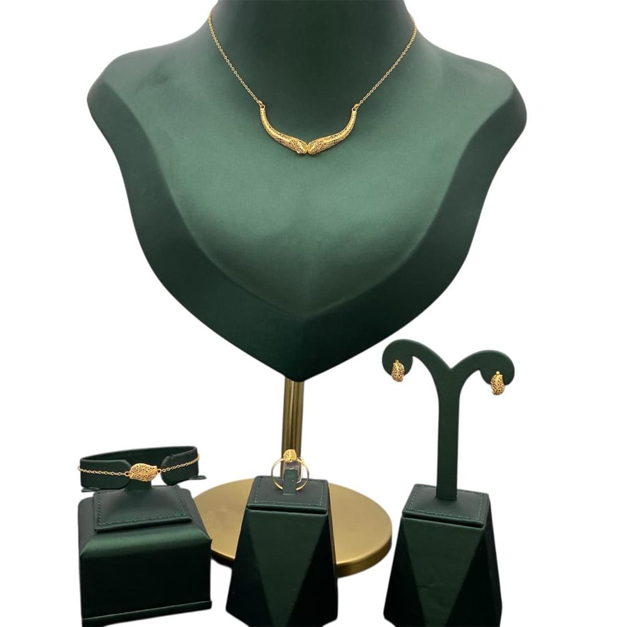 Gold set, 21 karat, weight 6.10 grams
