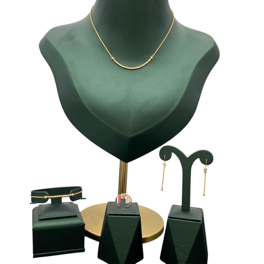 Gold set 21 karat weight 7.10 grams