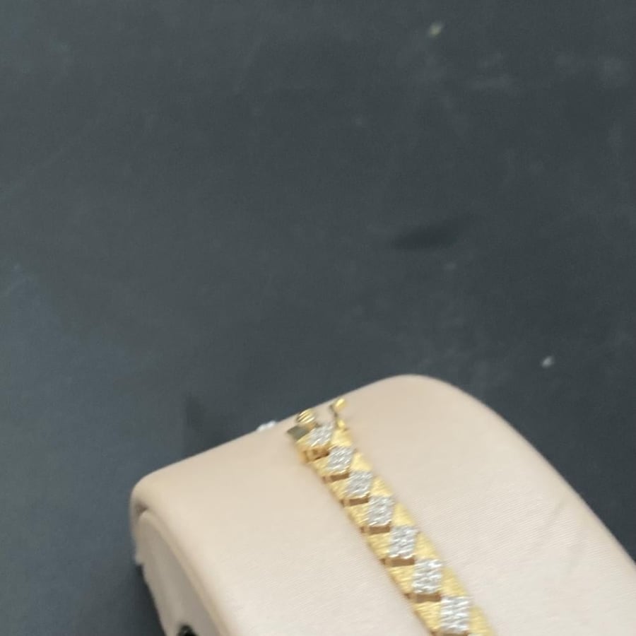 18 karat gold bracelet weight 7.39 grams