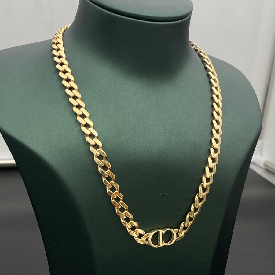 Gold necklace 18 karat weight 17.4 grams