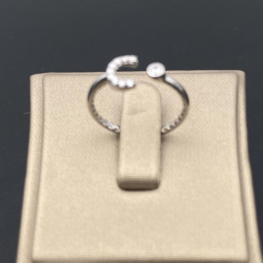 Gold ring 18 karat weight 1.21 grams