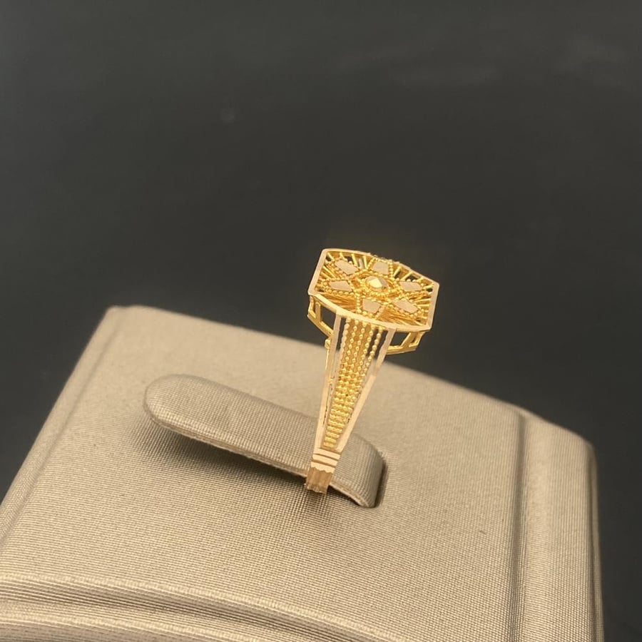 Gold ring 21 karat weight 2.22 grams