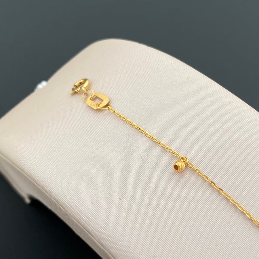 Gold bracelet 21 karat weight 0.85 grams
