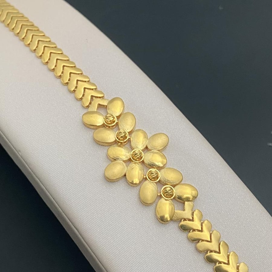 Gold bracelet, 21 karat, weight 8.27 grams