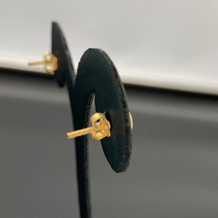 Gold ring 21 karat weight 1.14 grams