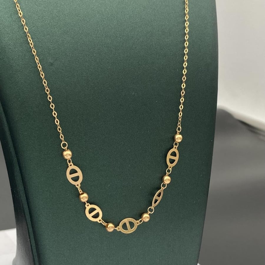 Gold necklace 18 karat weight 1.10 grams
