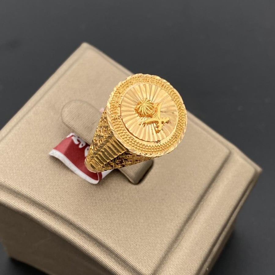 Gold ring 22 karat weight 4.1 grams