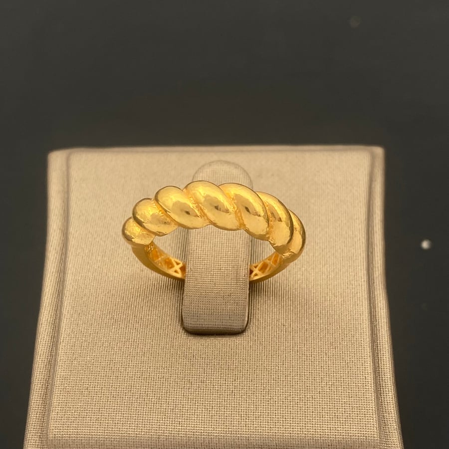 Gold ring 21 karat weight 3.73 grams