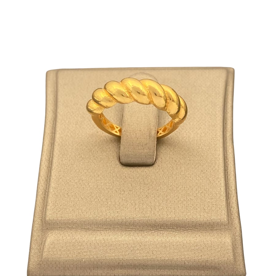 Gold ring 21 karat weight 3.73 grams