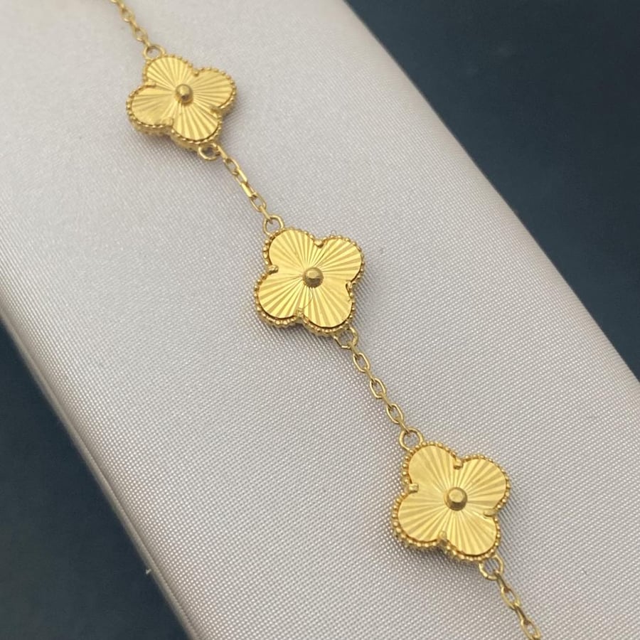 Gold bracelet 21 karat weight 3.67 grams