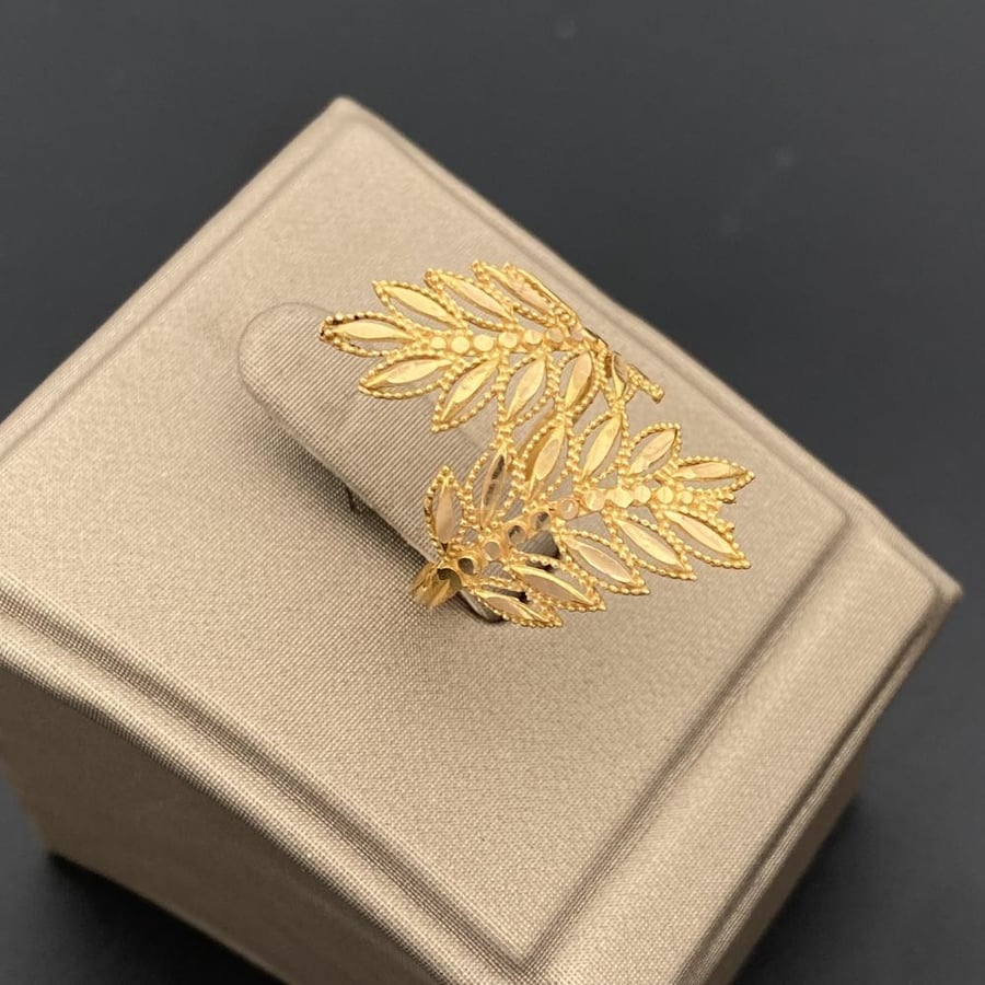 Gold ring 21 karat weight 2.4 grams