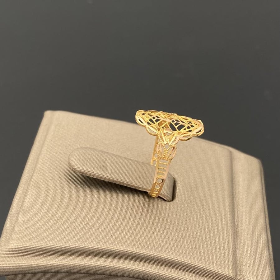 Gold ring 21 karat weight 0.81 grams