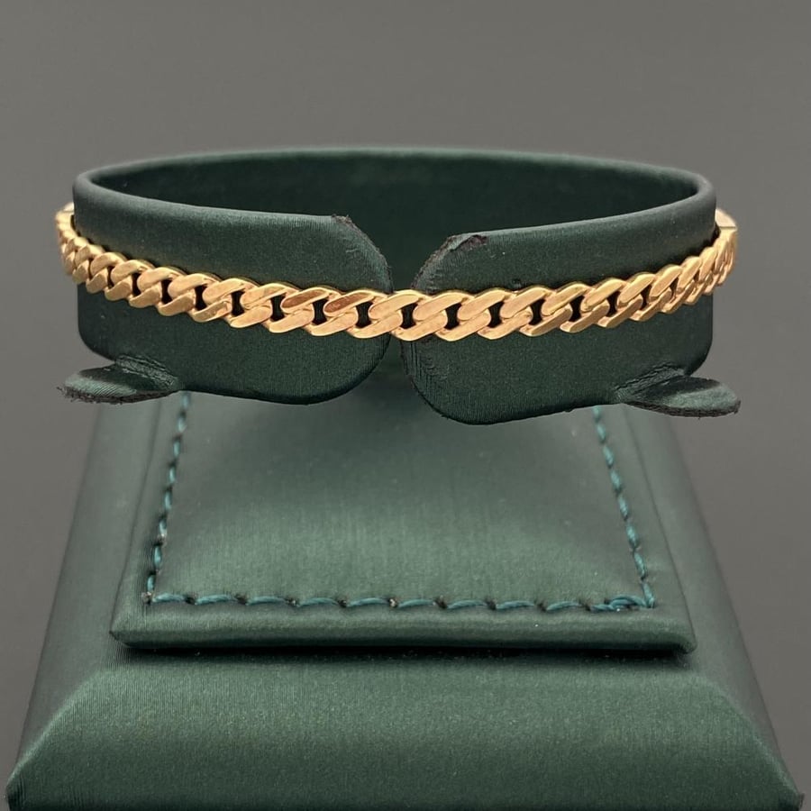 Gold bracelet weighing 5.14 grams