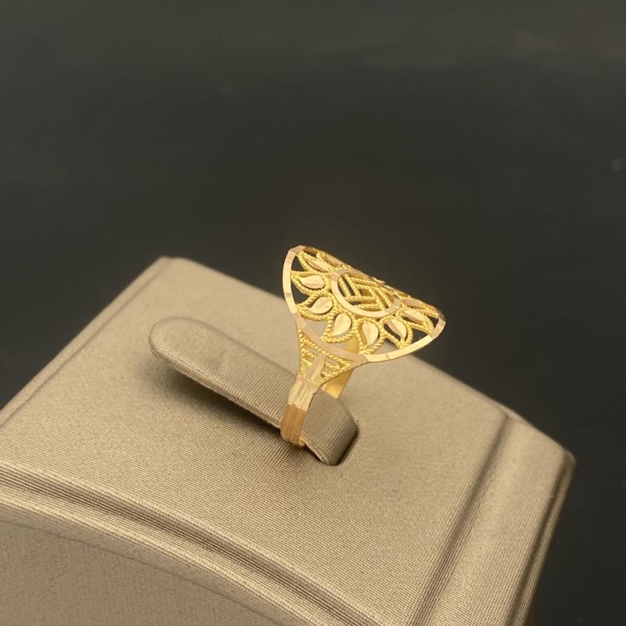 Gold ring 21 karat weight 1.59 grams