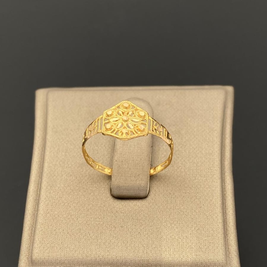 Gold ring 21 karat weight 0.89 grams