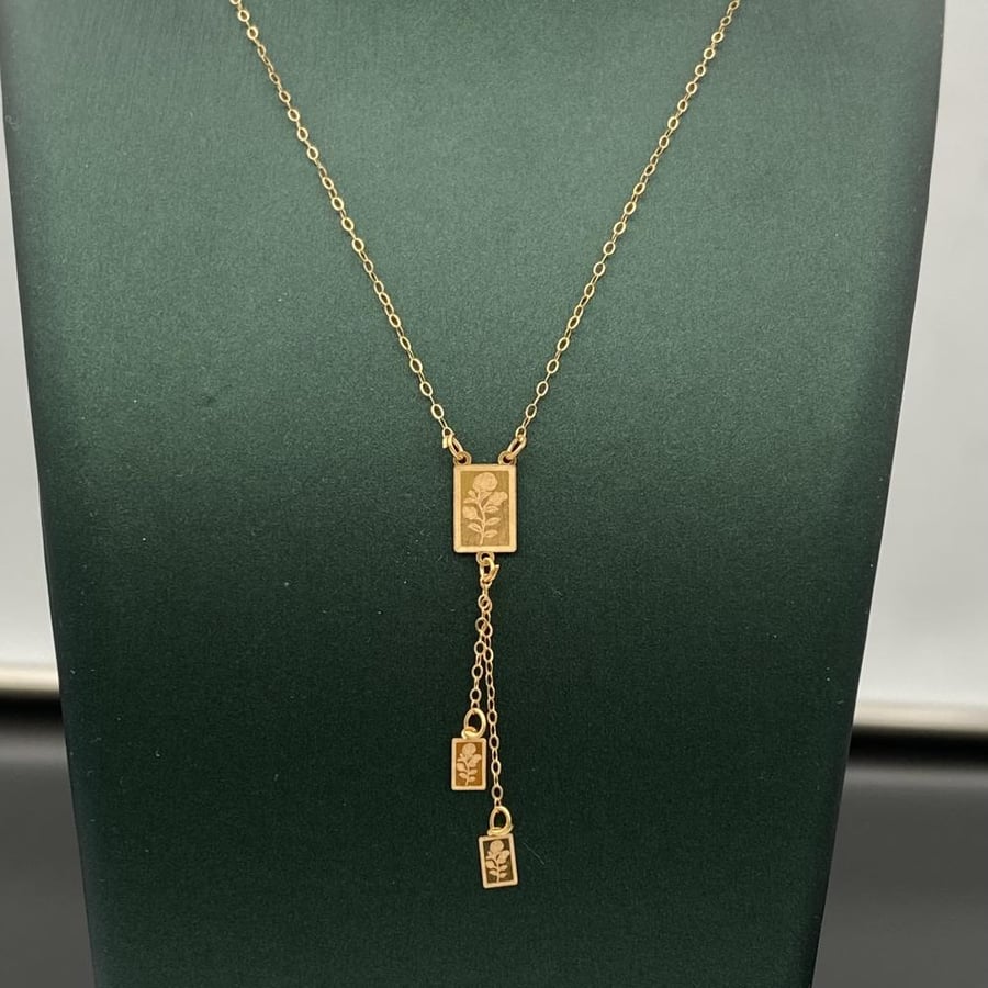 Gold necklace 21 karat weight 0.57 grams