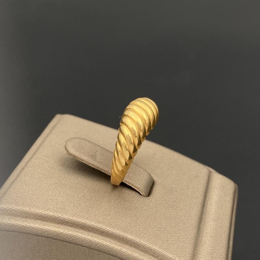 Gold ring 21 karat weight 3.08 grams