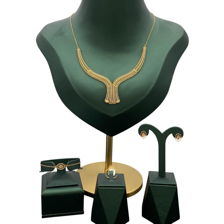 Gold set of 21 karat weight 14.40 grams
