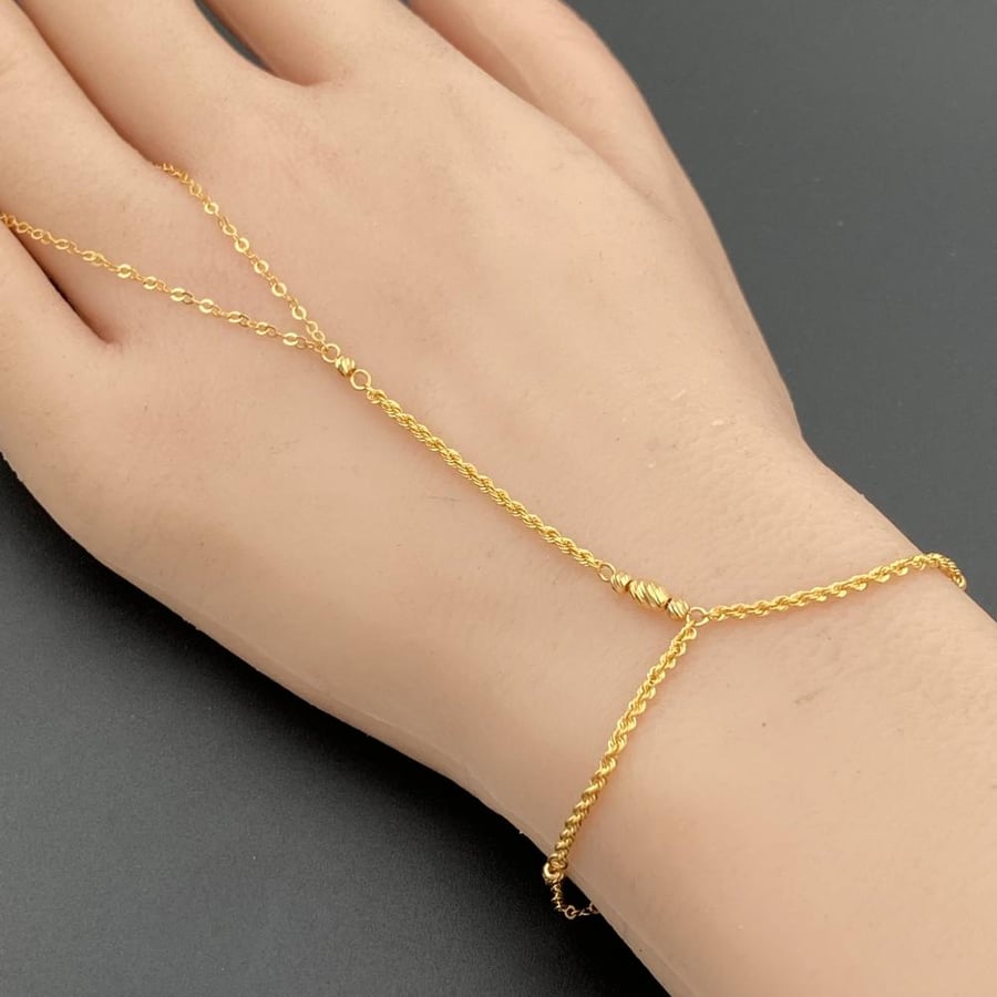 Gold bracelet 21 karat weight 1.75 grams