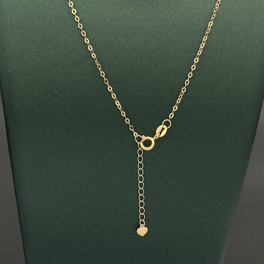 18 karat gold necklace, weight 1.10 grams