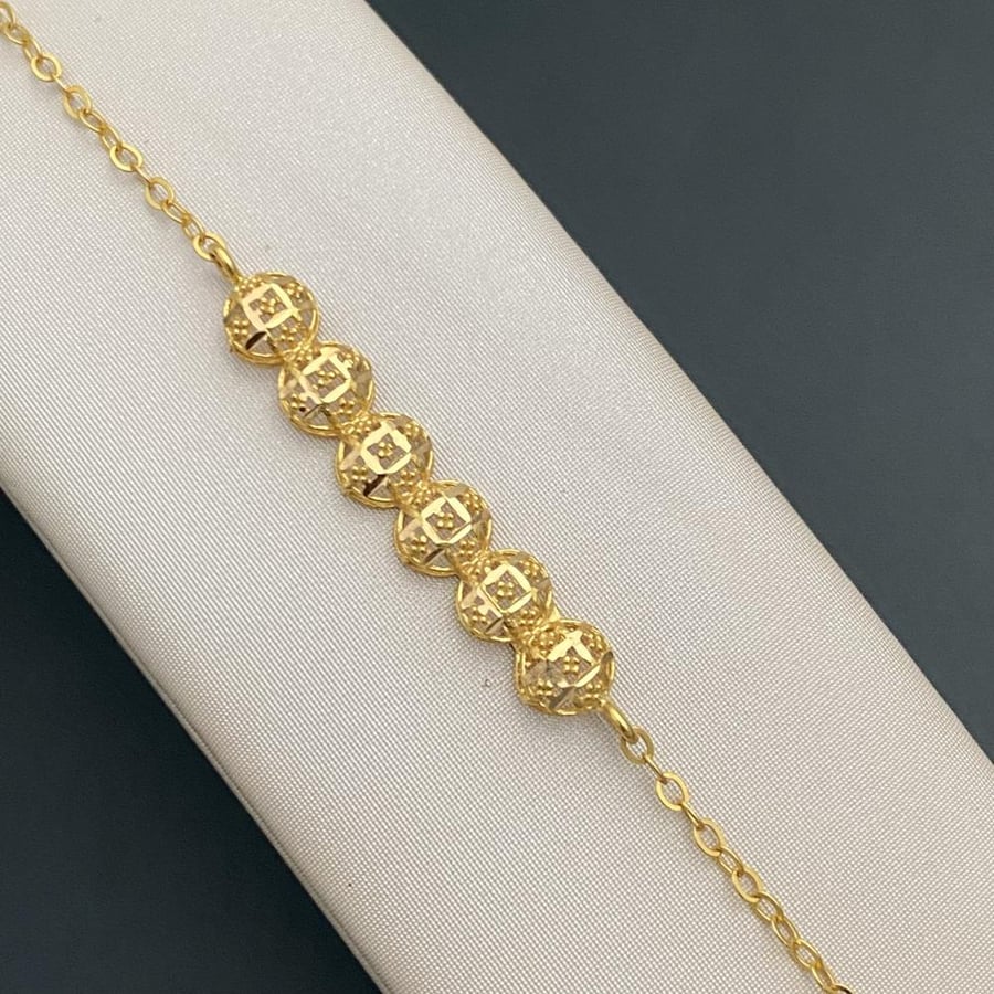 Gold bracelet 21 karat weight 2.33 grams