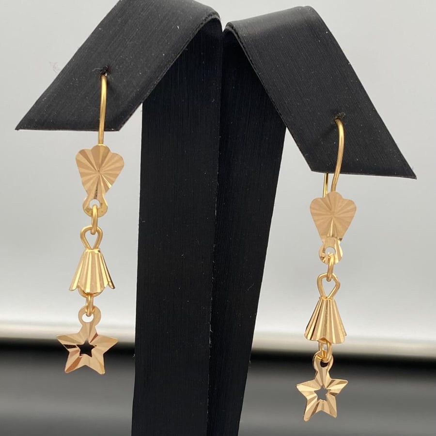 Gold earrings, 21 karat, weight 2.40 grams