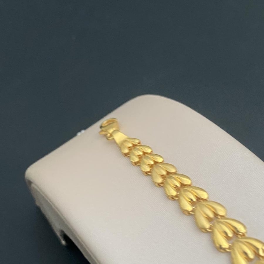Gold bracelet 21 karat weight 6.39 grams