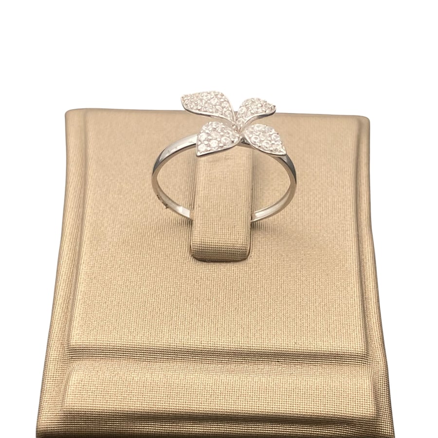 Gold ring 18 karat weight 1.54 grams