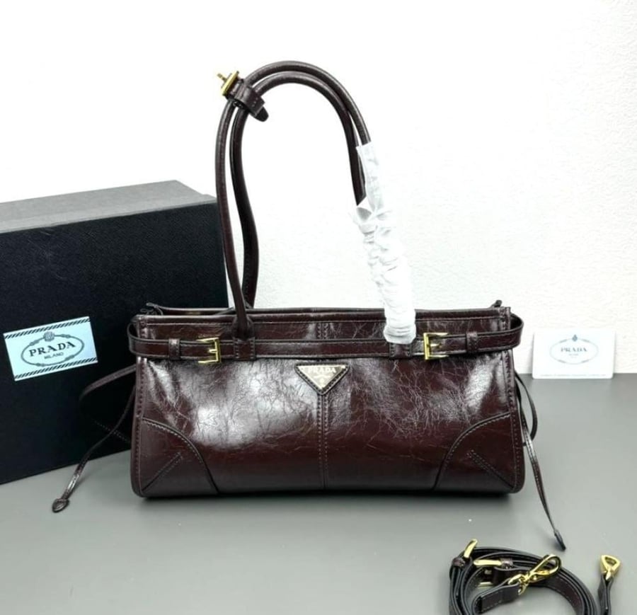 شنطة برادا Prada جلد بني درجة اولى