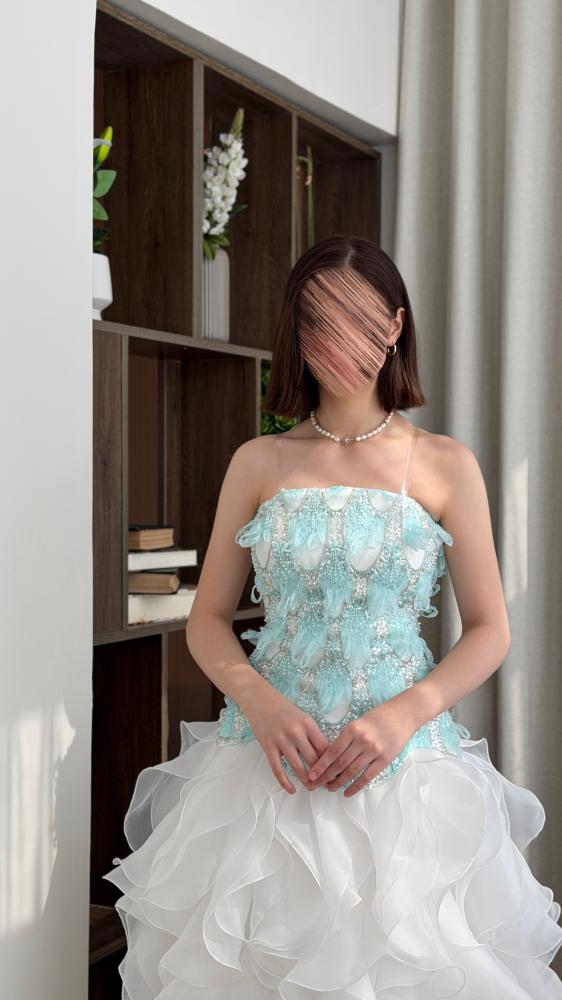 فستان سهرة ميدي كورسيه بدون أكمام فيروزي أبيض