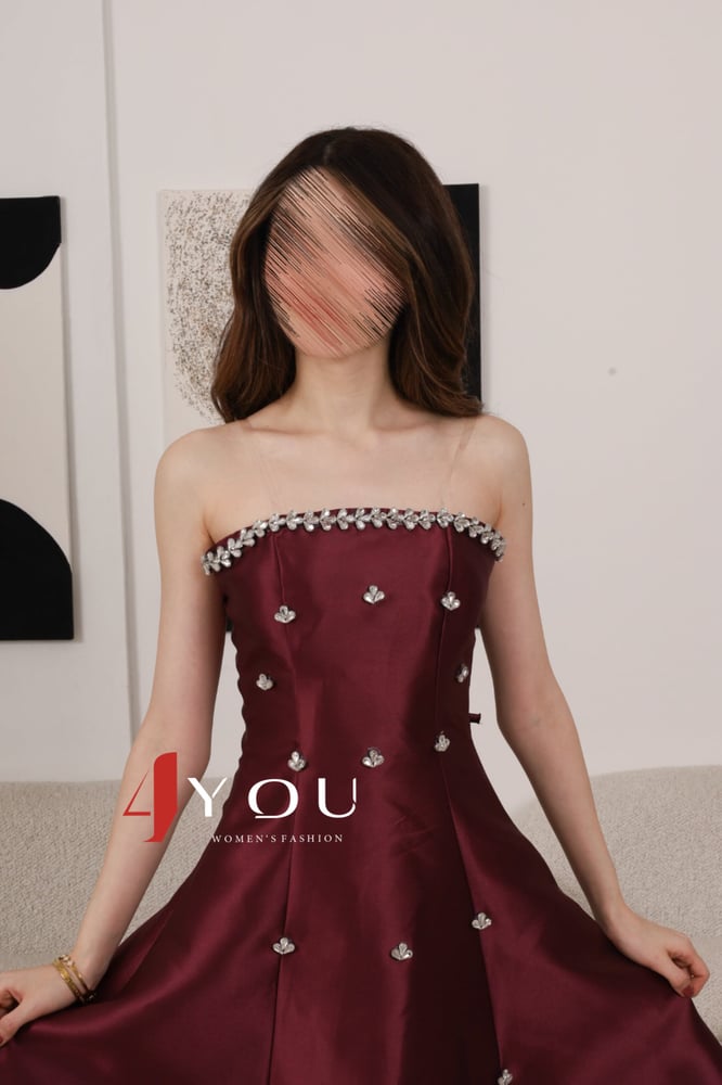 فستان سهرة عنابي