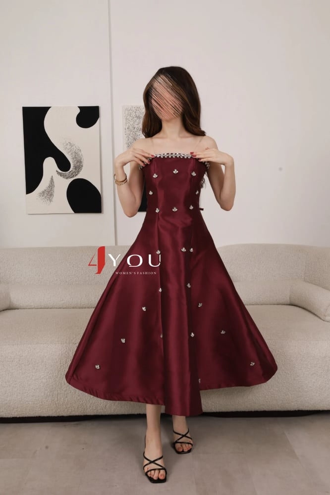 فستان سهرة عنابي