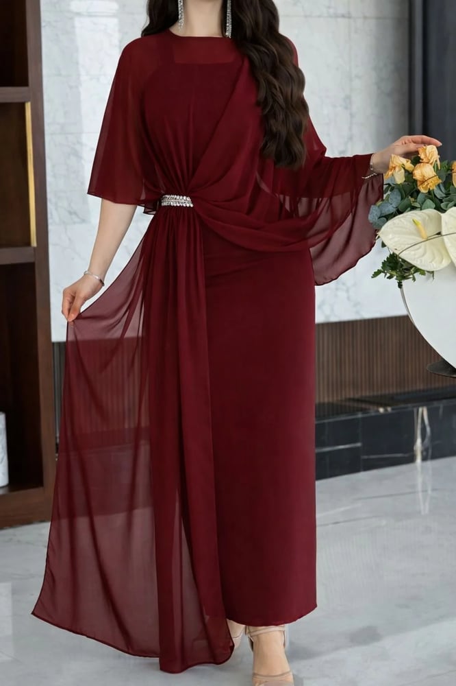 فستان سهرة موف ملكي بقصة درابيه مع حزام كريستال لامع
