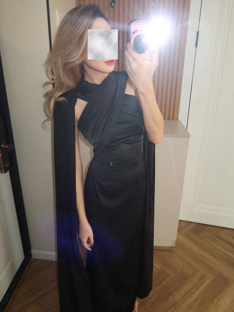 فستان اسود ناعم