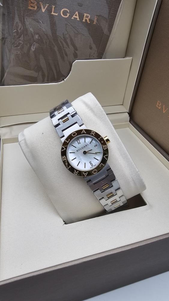Bvlgari women's watch, high quality, with accessories