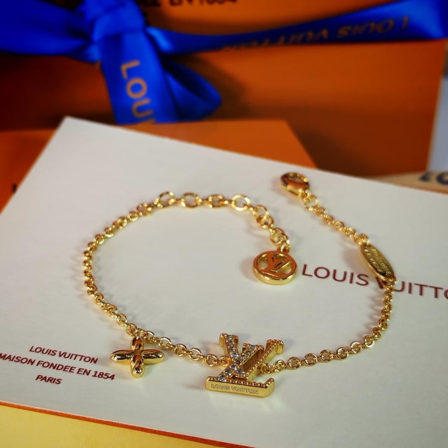 Louis Vuitton bracelet, high quality with accessories