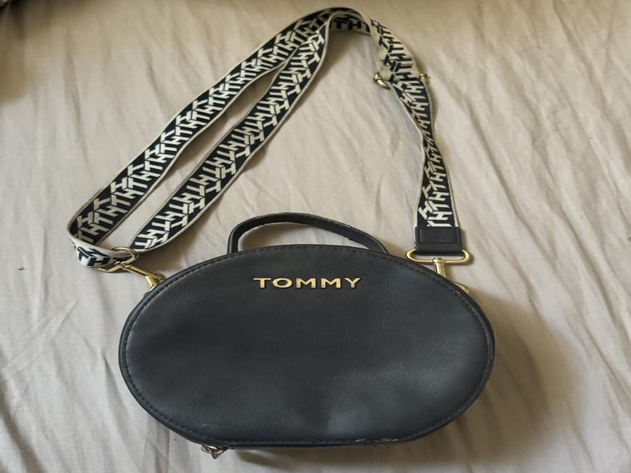 Authentic tommy hilfiger bag
