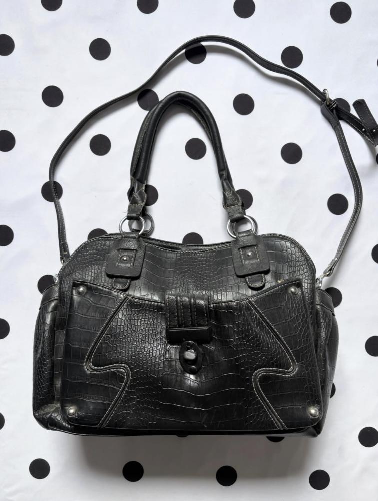 Huge leather bag with strap