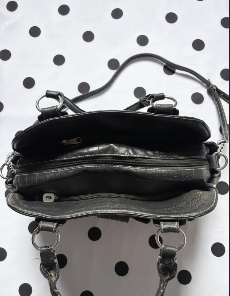 Huge leather bag with strap