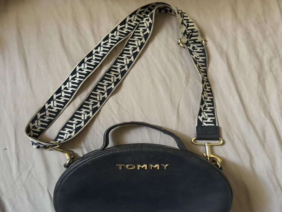 Authentic tommy hilfiger bag